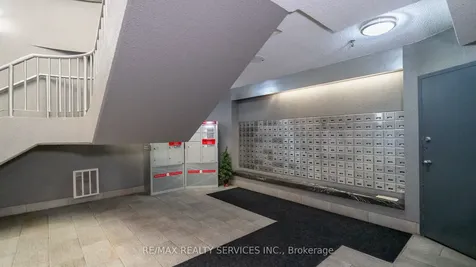 8 Lisa Street Brampton ON L6T 4S6