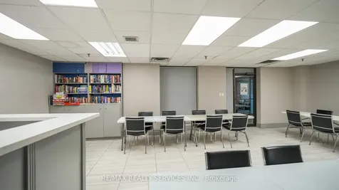 8 Lisa Street Brampton ON L6T 4S6
