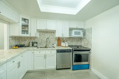 8 Lisa Street Brampton ON L6T 4S6