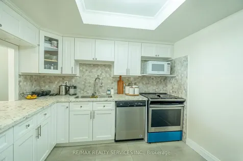 8 Lisa Street Brampton ON L6T 4S6