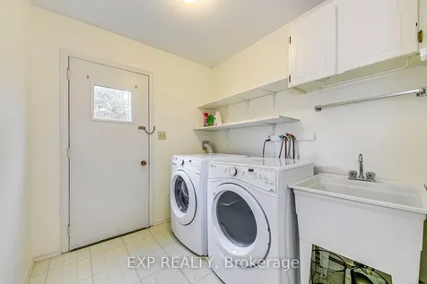 1269 Abbey Court Burlington ON L7P 3R4
