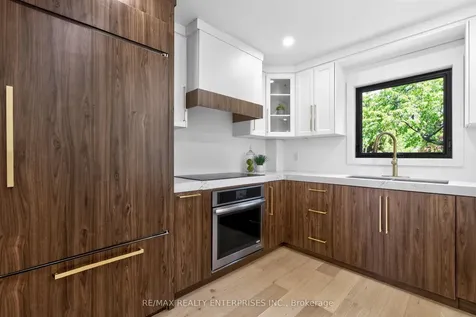 101 Waldie Road Oakville ON L6L 6G5