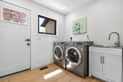 101 Waldie Road Oakville ON L6L 6G5