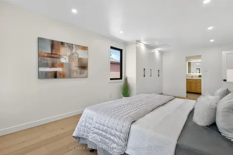 101 Waldie Road Oakville ON L6L 6G5