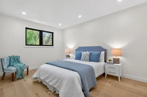 101 Waldie Road Oakville ON L6L 6G5