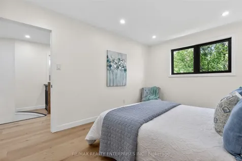 101 Waldie Road Oakville ON L6L 6G5