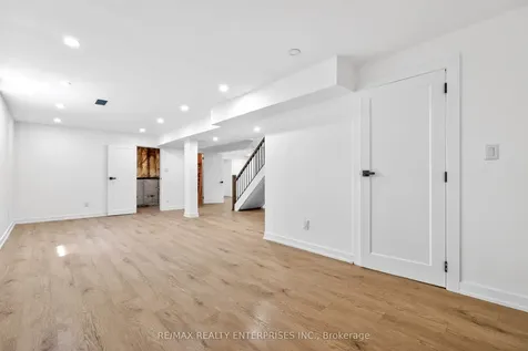 101 Waldie Road Oakville ON L6L 6G5
