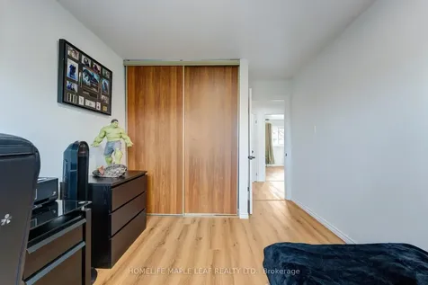 121 Falconer Drive Mississauga ON L5N 2K8