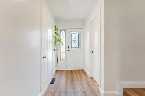 121 Falconer Drive Mississauga ON L5N 2K8
