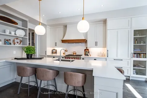 190 Dorval Drive Oakville ON L6K 0H3