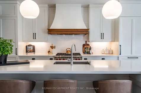 190 Dorval Drive Oakville ON L6K 0H3