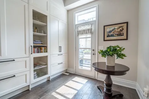 190 Dorval Drive Oakville ON L6K 0H3