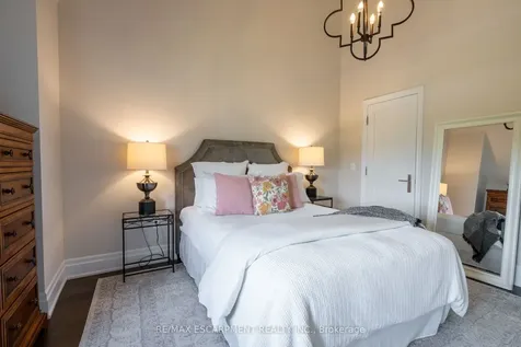 190 Dorval Drive Oakville ON L6K 0H3