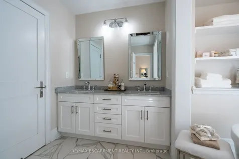 190 Dorval Drive Oakville ON L6K 0H3