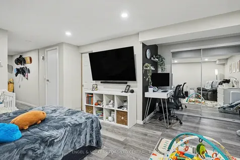 6779 Glen Erin Drive Mississauga ON L5N 2C1