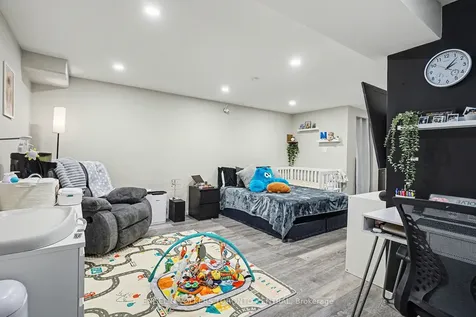 6779 Glen Erin Drive Mississauga ON L5N 2C1