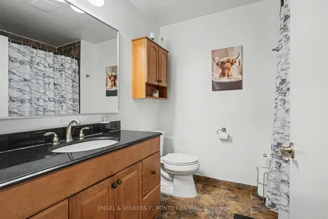 6779 Glen Erin Drive Mississauga ON L5N 2C1