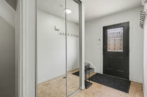 6779 Glen Erin Drive Mississauga ON L5N 2C1