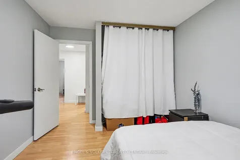6779 Glen Erin Drive Mississauga ON L5N 2C1