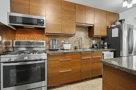 6779 Glen Erin Drive Mississauga ON L5N 2C1