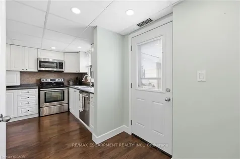2074 Churchill Avenue Burlington ON L7R 3T7