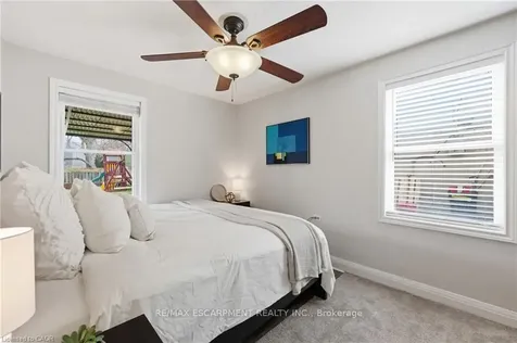 2074 Churchill Avenue Burlington ON L7R 3T7