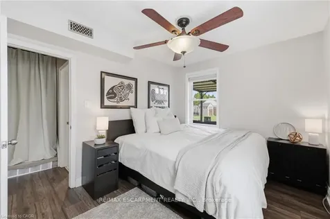 2074 Churchill Avenue Burlington ON L7R 3T7