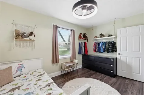2074 Churchill Avenue Burlington ON L7R 3T7