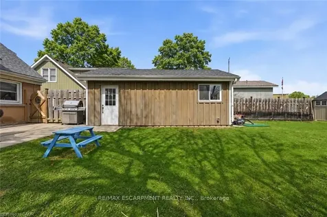 2074 Churchill Avenue Burlington ON L7R 3T7