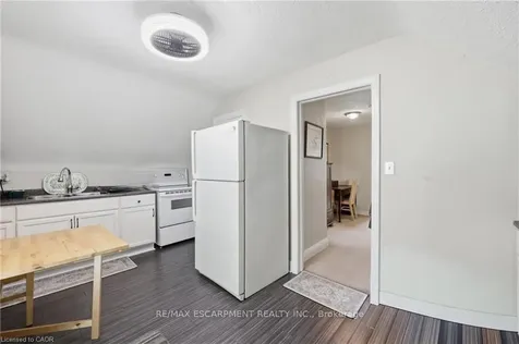 2074 Churchill Avenue Burlington ON L7R 3T7