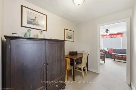 2074 Churchill Avenue Burlington ON L7R 3T7
