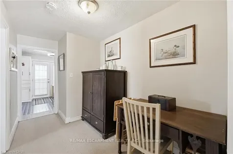 2074 Churchill Avenue Burlington ON L7R 3T7