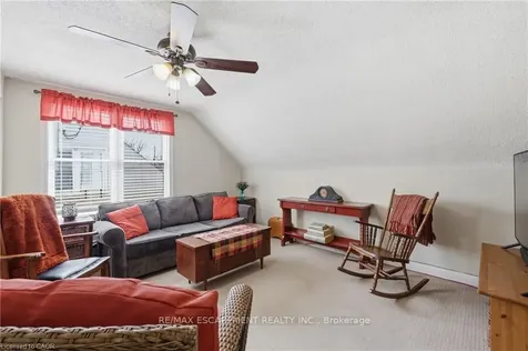 2074 Churchill Avenue Burlington ON L7R 3T7