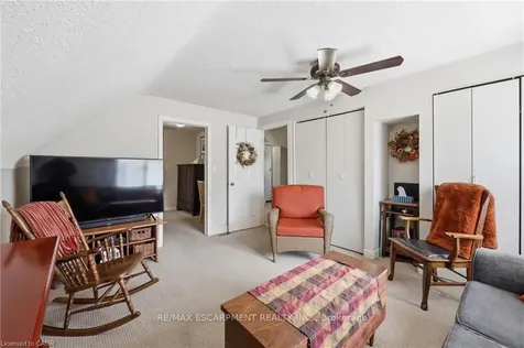 2074 Churchill Avenue Burlington ON L7R 3T7