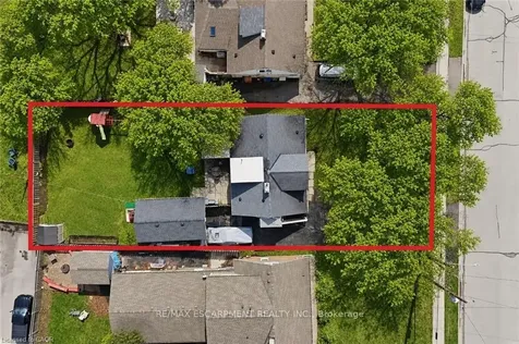 2074 Churchill Avenue Burlington ON L7R 3T7