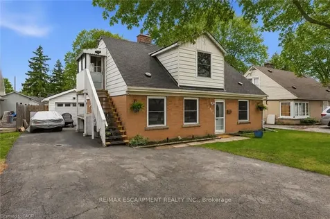 2074 Churchill Avenue Burlington ON L7R 3T7