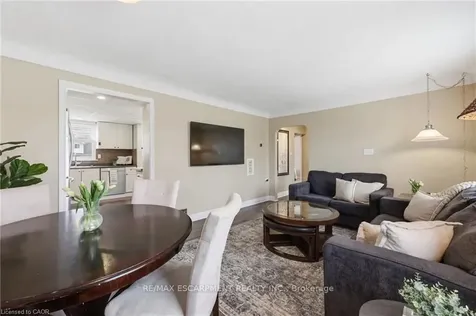 2074 Churchill Avenue Burlington ON L7R 3T7