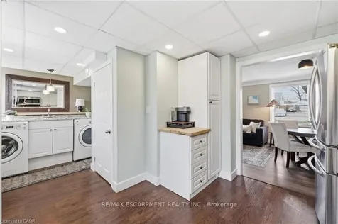 2074 Churchill Avenue Burlington ON L7R 3T7