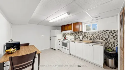 95 Kearney Drive Toronto ON M9W 5K1