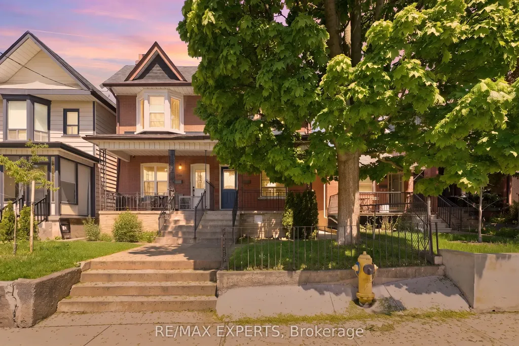 148 Ascot Avenue Toronto ON M6E 1G4