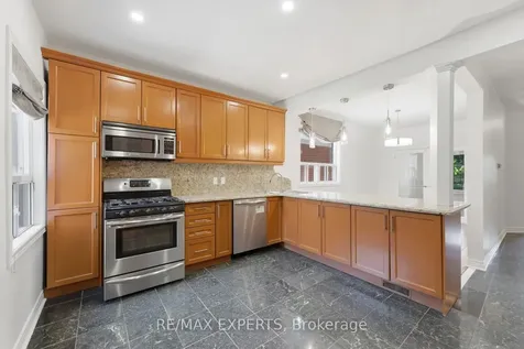 148 Ascot Avenue Toronto ON M6E 1G4