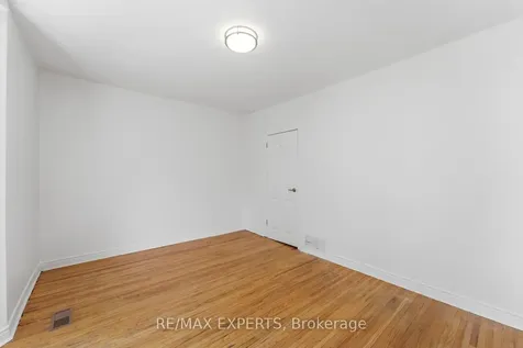 148 Ascot Avenue Toronto ON M6E 1G4