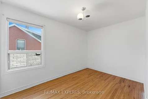 148 Ascot Avenue Toronto ON M6E 1G4