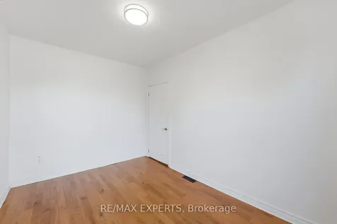 148 Ascot Avenue Toronto ON M6E 1G4