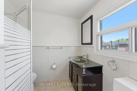 148 Ascot Avenue Toronto ON M6E 1G4