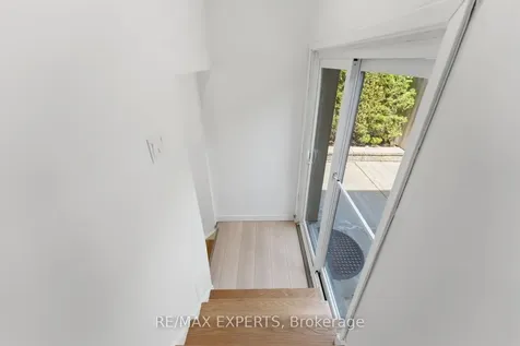 148 Ascot Avenue Toronto ON M6E 1G4