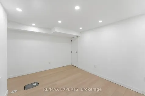 148 Ascot Avenue Toronto ON M6E 1G4