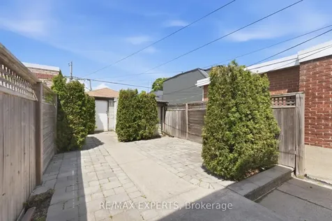 148 Ascot Avenue Toronto ON M6E 1G4