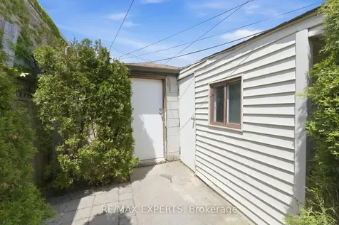 148 Ascot Avenue Toronto ON M6E 1G4