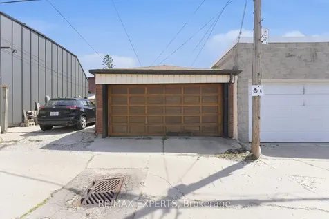 148 Ascot Avenue Toronto ON M6E 1G4
